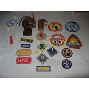 Lot of 19 Vintage Boy Scout Cub Scout Weeblo Patches & Other Items